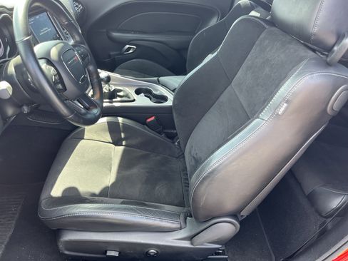 Used 2020 Dodge Challenger R/T w/ Plus Package image 13