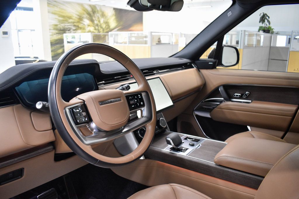 Used 2023 Land Rover Range Rover SE AWD/4WD image 17