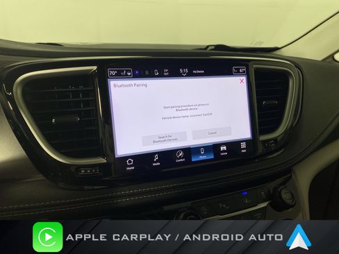 Used 2024 Chrysler Pacifica Touring-L AWD/4WD image 2