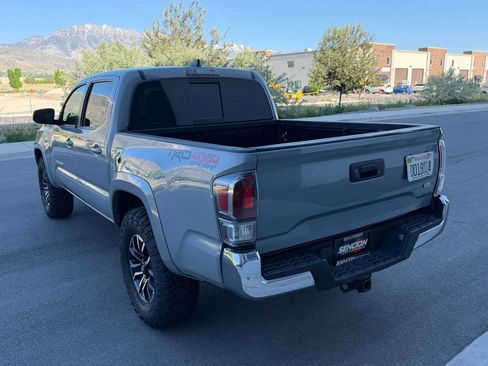 Used 2021 Toyota Tacoma TRD Sport AWD/4WD image 13
