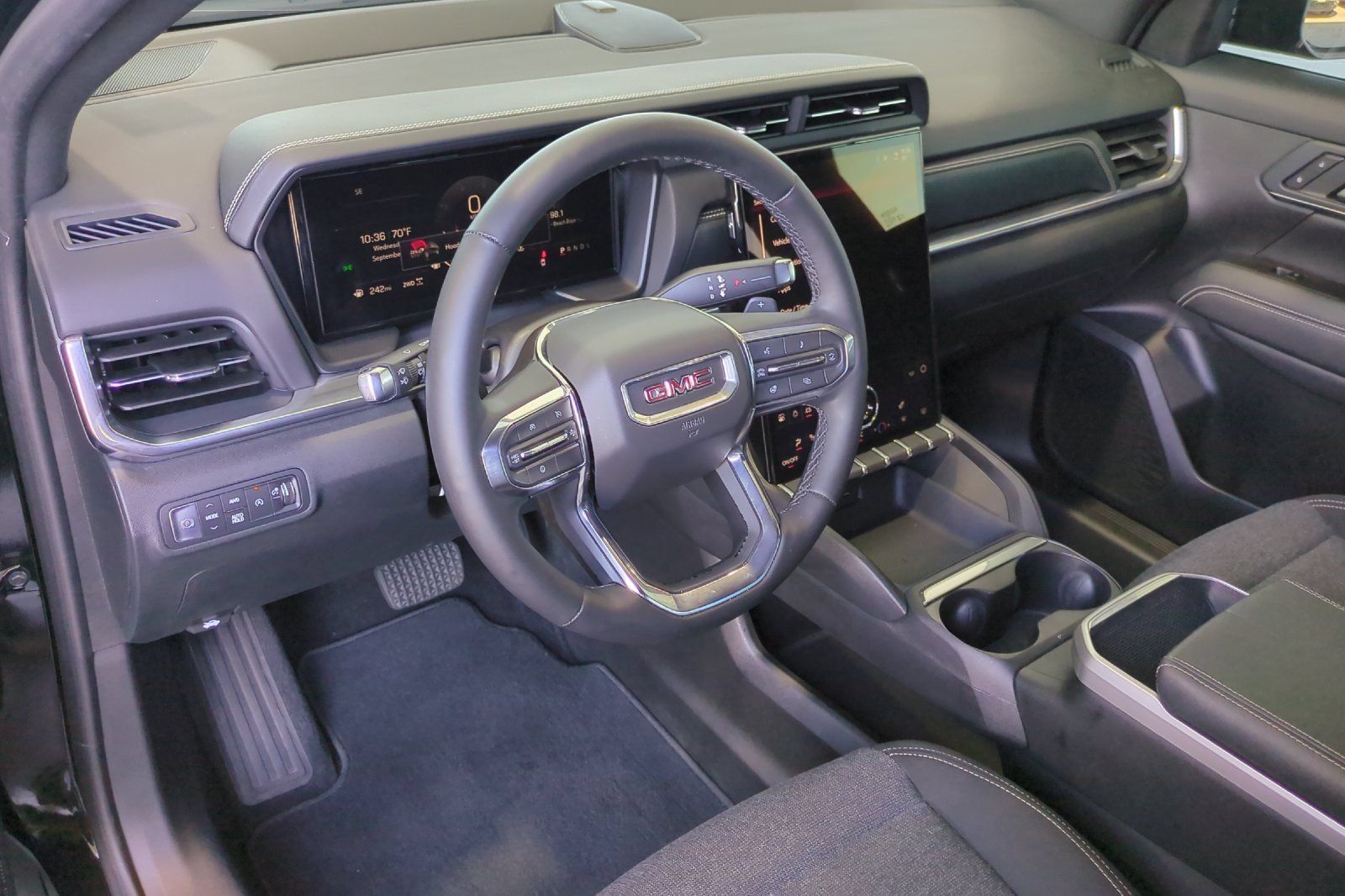 Used 2025 GMC Terrain Elevation AWD/4WD image 9