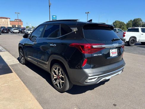 Used 2023 Kia Seltos SX w/ SX Sunroof Package image 6