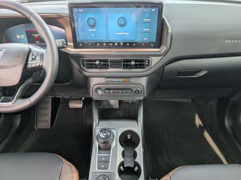 Used 2025 Ford Bronco Sport Outer Banks AWD/4WD image 7