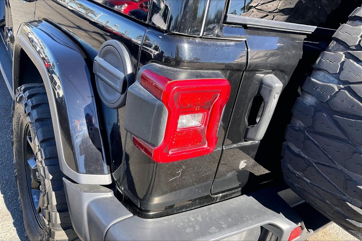 Used 2019 Jeep Wrangler Unlimited Sahara w/ Quick Order Package 24M Moab AWD/4WD image 29