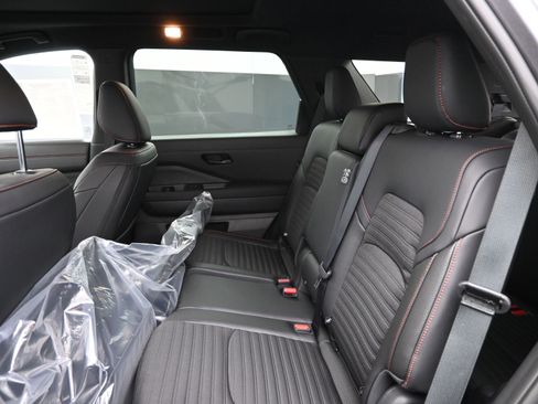 New 2026 Nissan Pathfinder Rock Creek AWD/4WD image 14