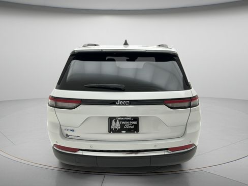 Used 2023 Jeep Grand Cherokee 4WD 4xe image 6