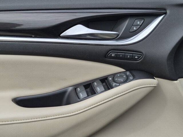 Used 2018 Buick Enclave Premium w/ Trailering Package FWD image 12
