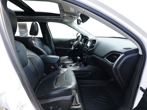 Used 2019 Jeep Cherokee Limited AWD/4WD image 23