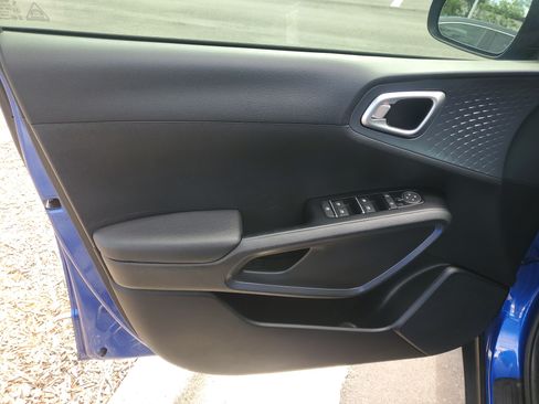 Used 2020 Kia Soul EX w/ Option Group 015 FWD image 11
