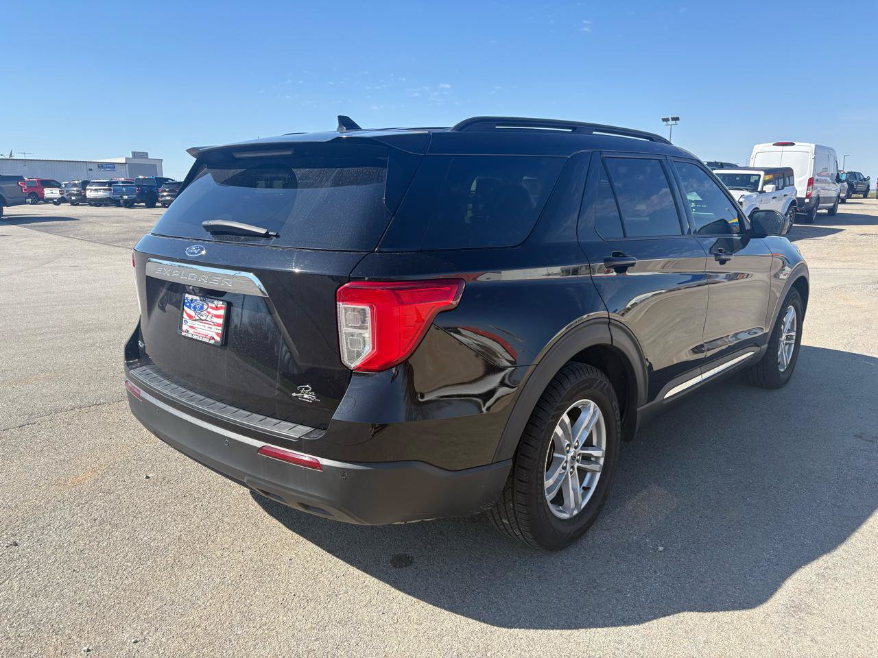 Certified 2022 Ford Explorer XLT RWD image 3