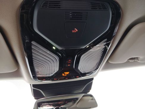 Used 2023 BMW X7 xDrive40i w/ Premium Package image 29