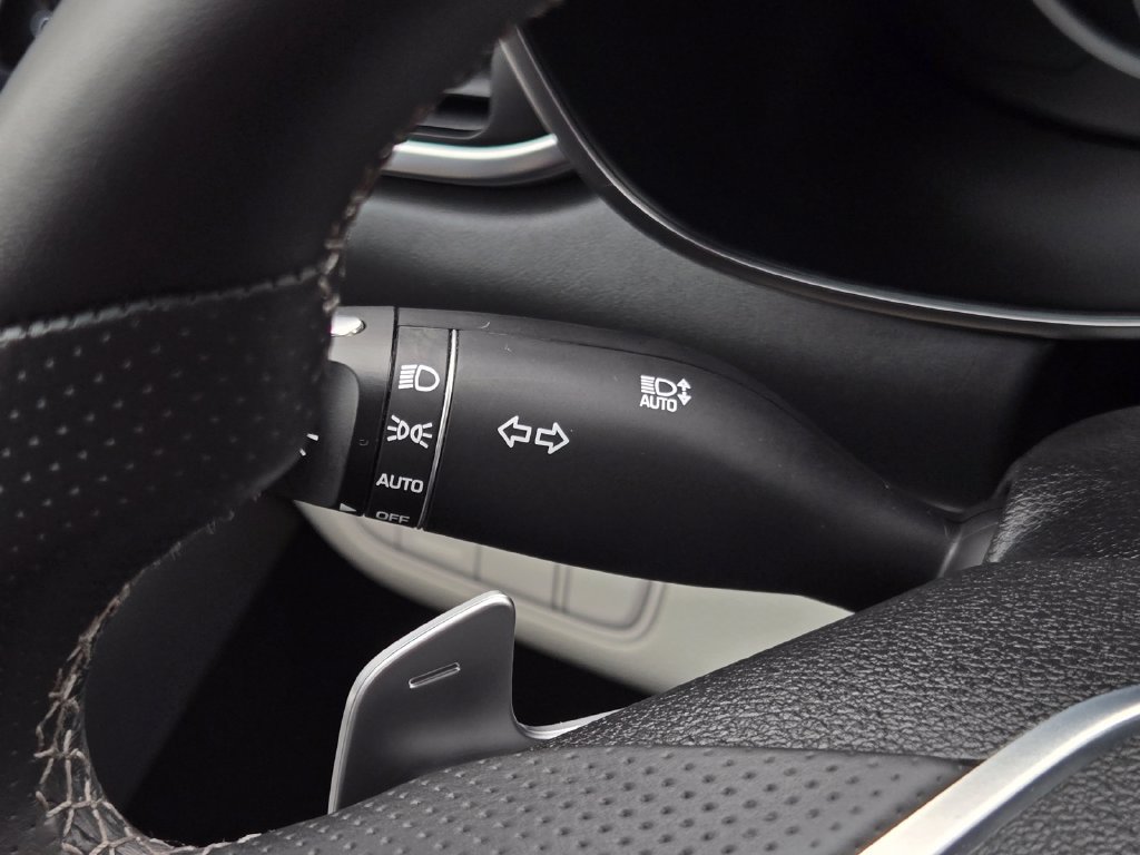 Used 2023 Genesis G70 2.0T RWD image 25