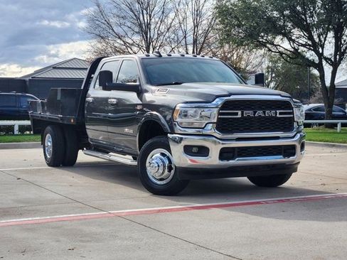 Used 2022 RAM 3500 Tradesman w/ Chrome Appearance Group image 2