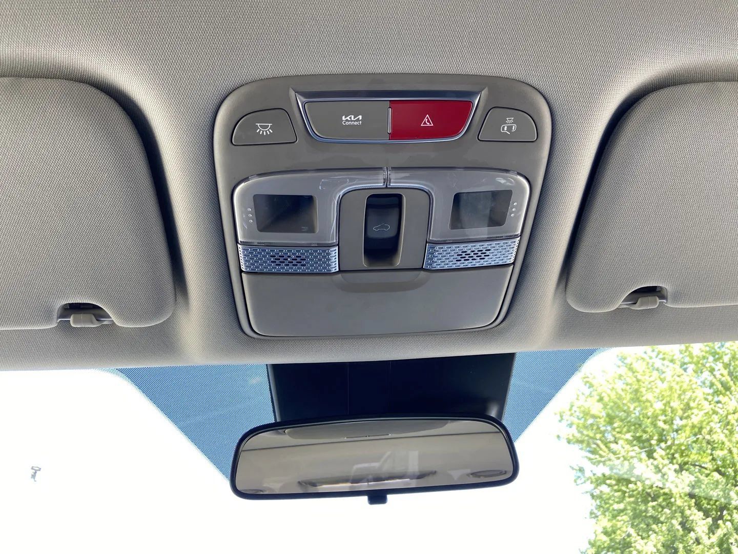 Used 2025 Kia Telluride S AWD/4WD image 17