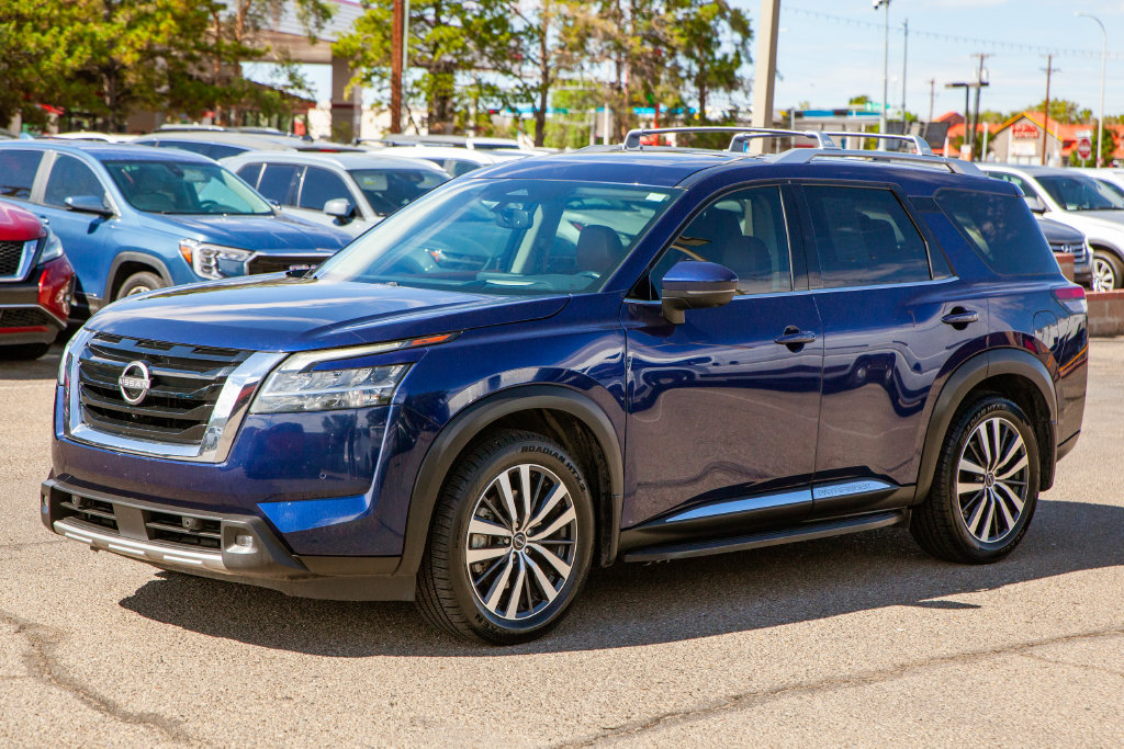 Used 2022 Nissan Pathfinder Platinum w/ Lighting Package (N93) AWD/4WD image 8