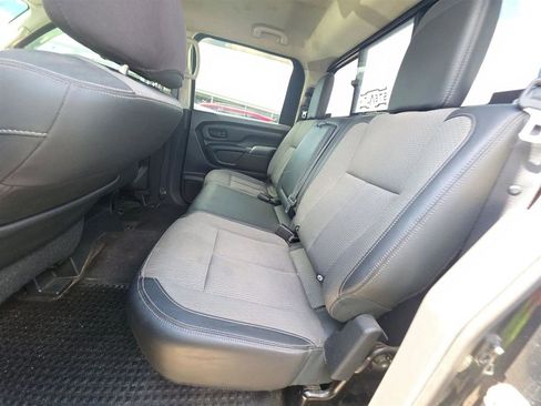 Used 2017 Nissan Titan S image 18