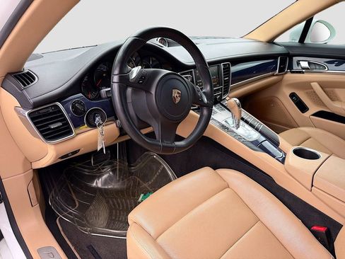 Used 2013 Porsche Panamera 4 Platinum Edition image 9