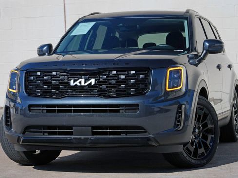 Used 2022 Kia Telluride EX w/ EX Premium Package AWD/4WD image 3