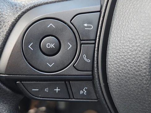 Used 2025 Toyota RAV4 XLE AWD/4WD image 12