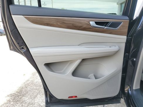 New 2026 Volkswagen Atlas SE FWD image 14