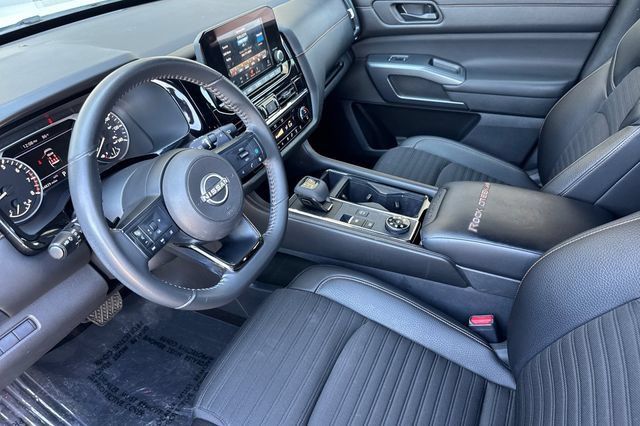 Used 2024 Nissan Pathfinder Rock Creek AWD/4WD image 10