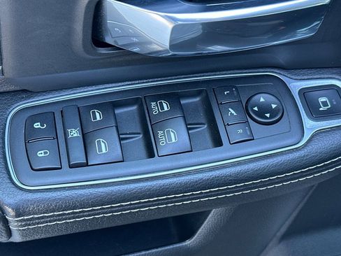 Used 2019 RAM 3500 Laramie w/ Black Appearance Package image 13