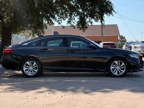 Used 2018 Honda Accord LX image 2