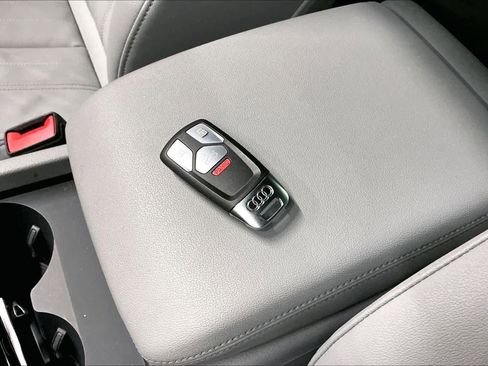 Used 2023 Audi Q5 2.0T Premium w/ Convenience Package image 13