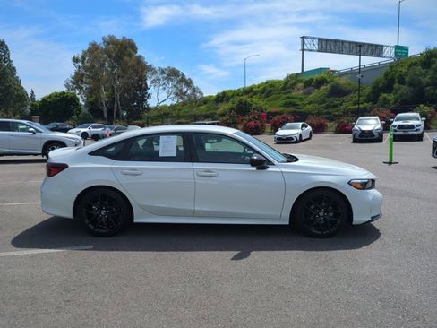 Used 2025 Honda Civic Sport image 4
