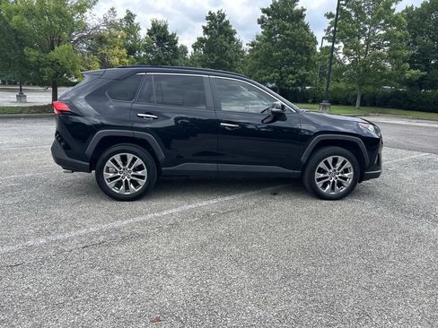 Used 2021 Toyota RAV4 Limited w/ Limited Grade Weather Package FWD image 8