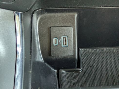 Used 2021 Ford F150 XLT w/ Equipment Group 302A High RWD image 24