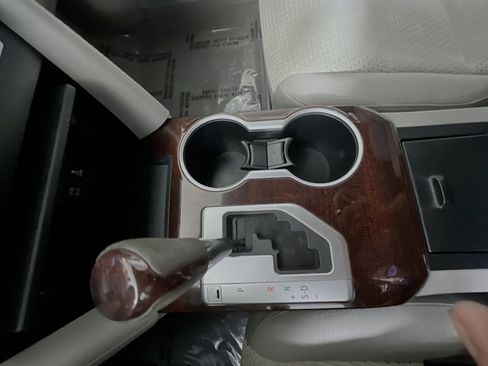 Used 2012 Toyota Camry XLE image 24