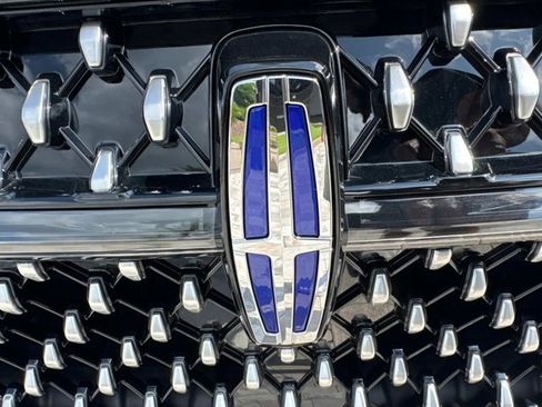 New 2025 Lincoln Nautilus Premier w/ Equipment Group 102A image 7