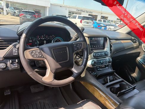 Used 2017 GMC Yukon XL Denali w/ Open Road Package AWD/4WD image 14