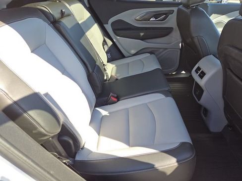 Used 2024 GMC Terrain SLT w/ Tech Package AWD/4WD image 29