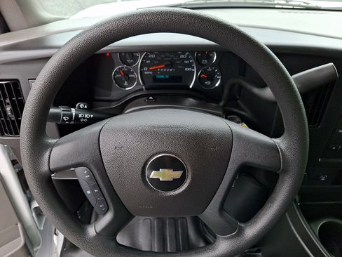 Used 2025 Chevrolet Express 2500 w/ Enhanced Convenience Package RWD image 18