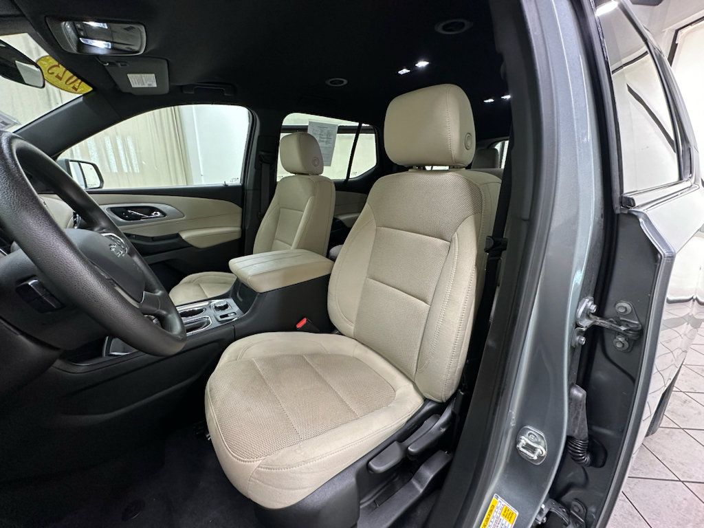 Certified 2023 Chevrolet Traverse LS w/ Midnight/Sport Edition FWD image 22
