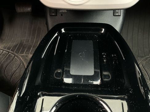 Used 2017 Toyota Prius Four w/ Premium Convenience Package image 22