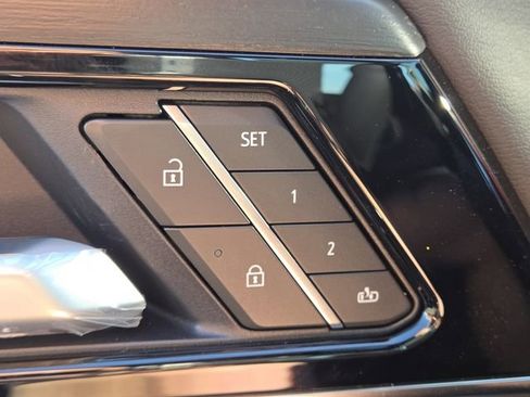 New 2026 GMC Yukon Denali w/ Denali Reserve Package image 12