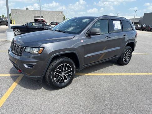 Used 2017 Jeep Grand Cherokee Trailhawk AWD/4WD image 17