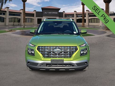Used 2023 Hyundai Venue SEL FWD image 3