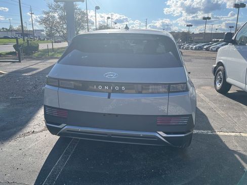 Used 2024 Hyundai Ioniq 5 SEL image 4