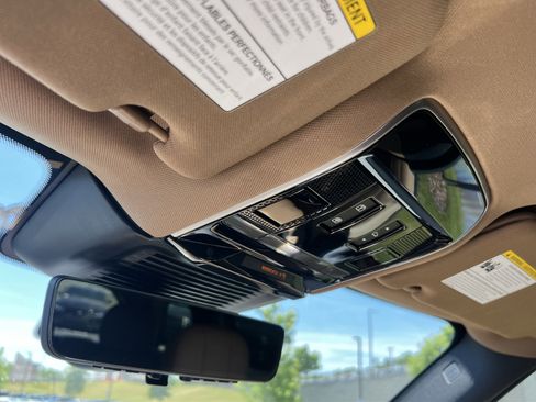 Used 2025 Land Rover Range Rover SE AWD/4WD image 25