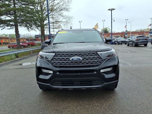 Certified 2024 Ford Explorer XLT w/ Equipment Group 202A AWD/4WD image 3