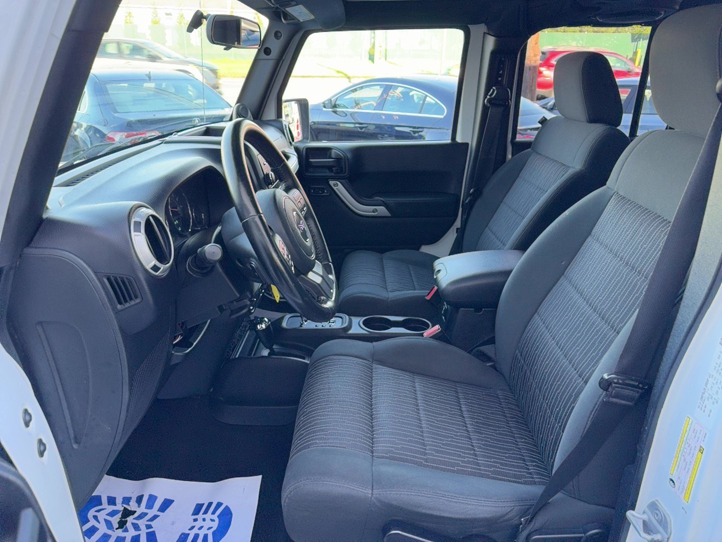 Used 2012 Jeep Wrangler Unlimited Sahara w/ Connectivity Group AWD/4WD image 6