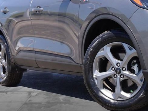 Used 2025 Ford Escape ST-Line AWD/4WD image 3