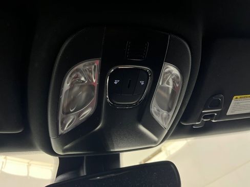 Used 2025 Jeep Compass Limited image 77