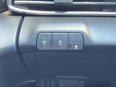 Certified 2025 Hyundai Elantra SE FWD image 28