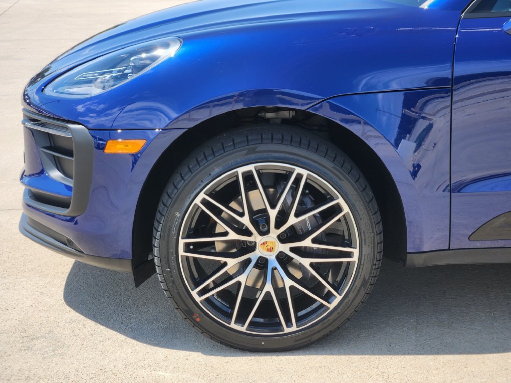 Used 2022 Porsche Macan AWD/4WD image 17