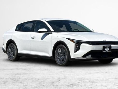 New 2026 Kia K4 FWD image 2